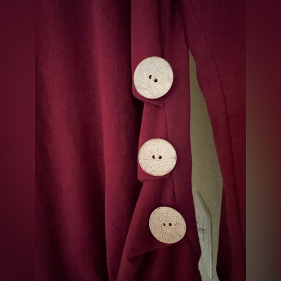 Yincro burgundy long‎ sleeve top - Picture 3 of 6